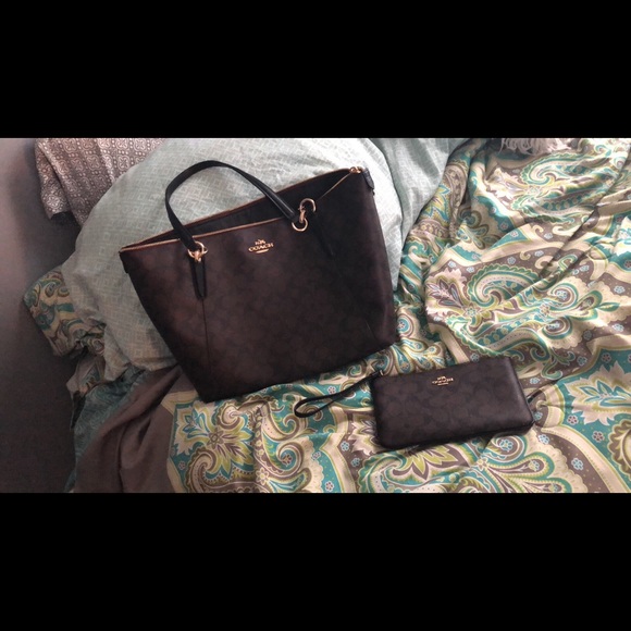 Coach purse with matching wristlet - Picture 2 of 2